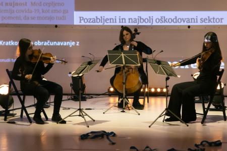 Ob Prešernovem dnevu v uporabo uradno predali celostno prenovljen hram kamniške kulture  (33)